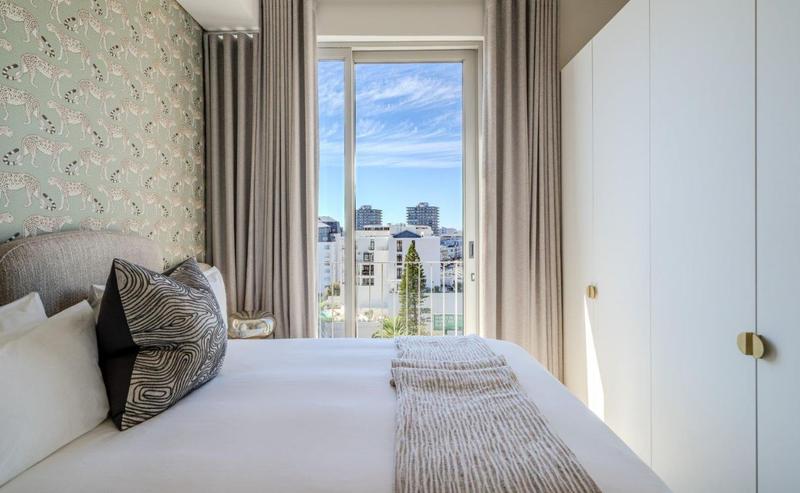 2 Bedroom Property for Sale in Sea Point Western Cape